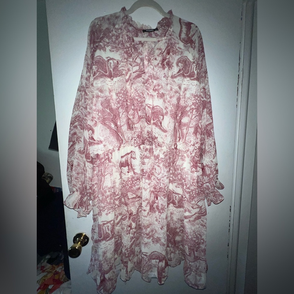 Missguided + Red and White Long Sleeve Red China Print Dress